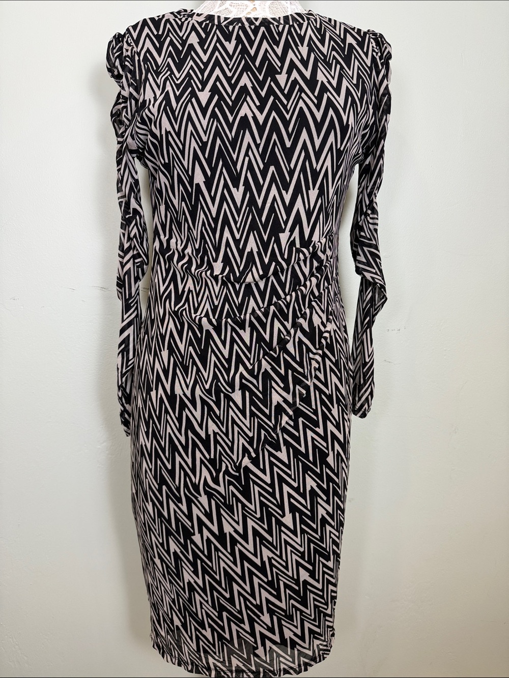 Nine West Black and Cream Zigzag Long Sleeve Wrap-Style Midi Dress